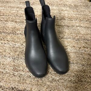 Elegant Black Women's Chelsea Boots